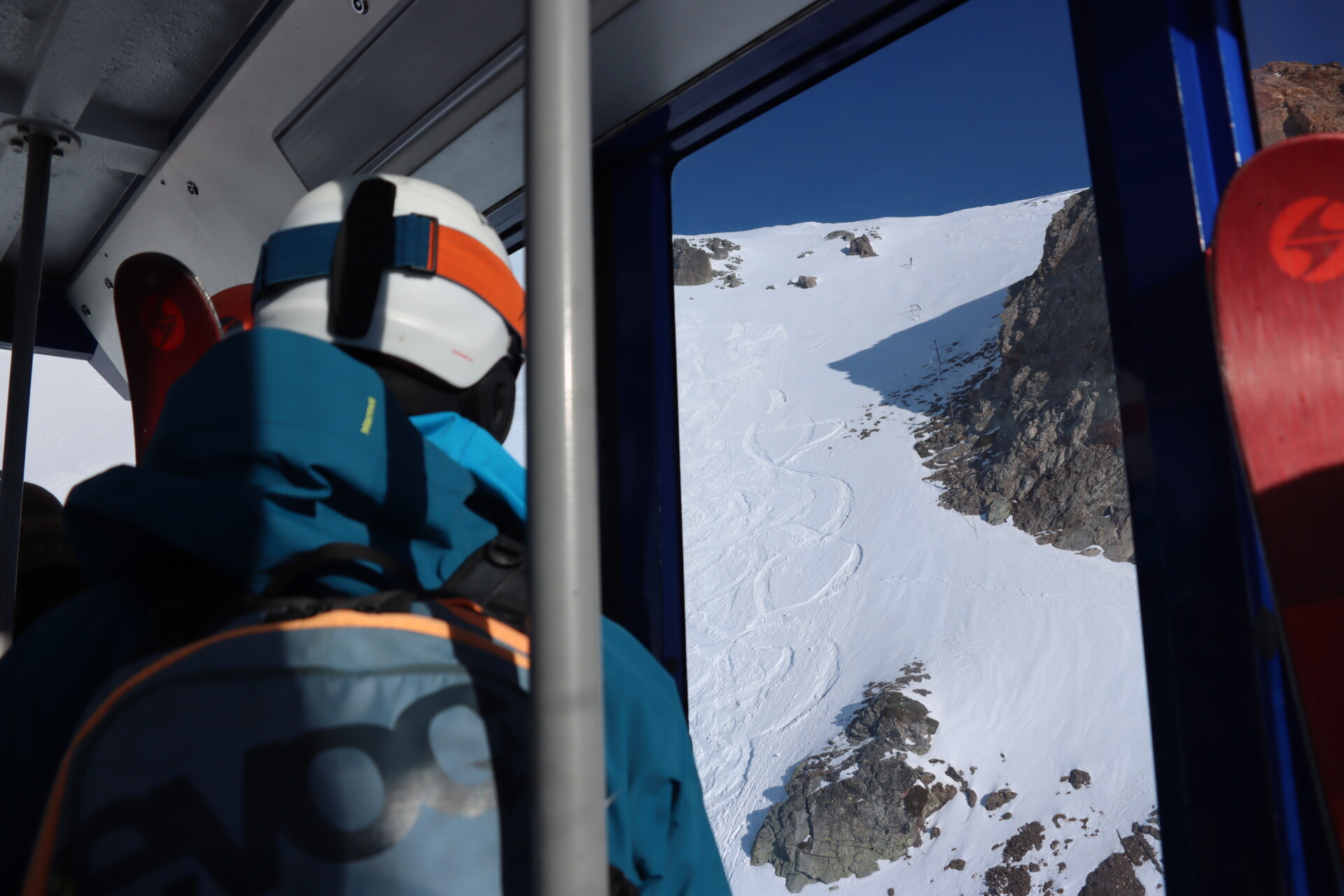 ATYPEAK-HIVER-SKI-PIC-DU-MIDI-C-RINGEVAL (1)
